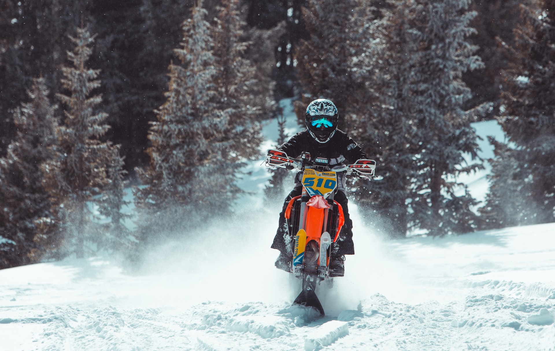 Przygotowanie motocykla na zimę – krok po kroku